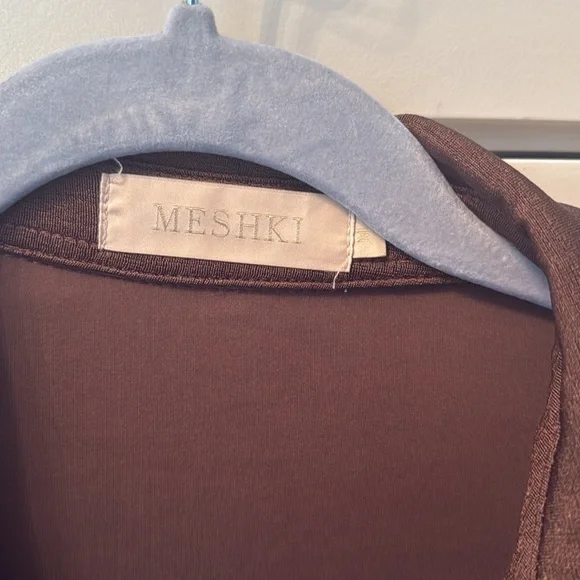 MESHKI Alexandra Brown Ruched Long Sleeve Shirt - Picture 4 of 4